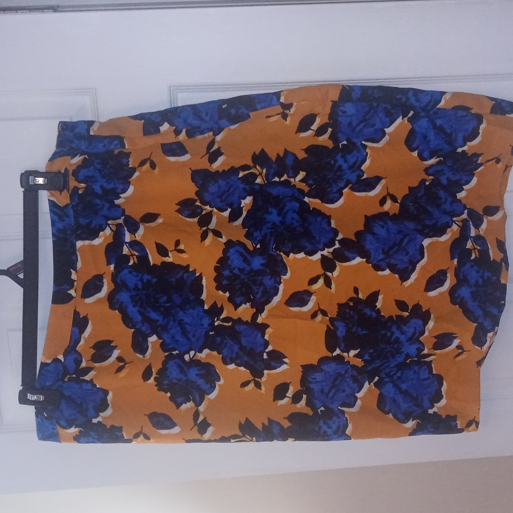 NWOT WhoWhatWear Skirt. Mustard/Blue. Size 20